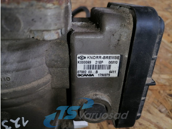 Brake valve for Truck Scania Trailer brake pressure control 1790879: picture 3