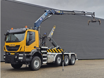 Hook lift truck IVECO Trakker