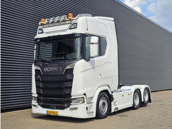 Tractor unit SCANIA S 770