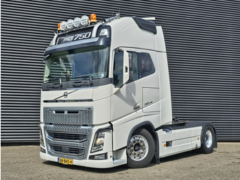 Tractor unit VOLVO FH16 750