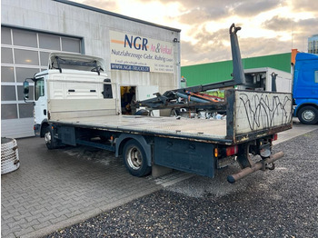 Flatbed van MAN