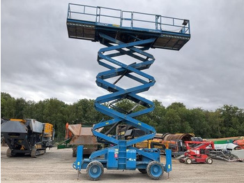 Scissor lift GENIE