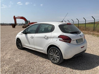 Car Peugeot 208 Signature PureTech 82: picture 2