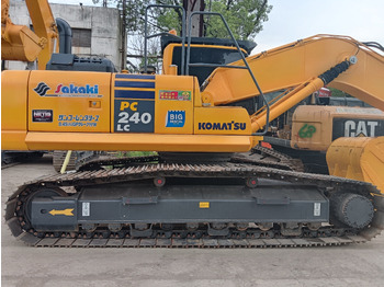 Crawler excavator KOMATSU PC240LC: picture 3