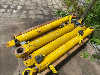 Hydraulic cylinder CASE