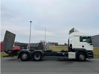 Container transporter/ Swap body truck MAN TGS 26-500 6x2-4 LL: picture 4