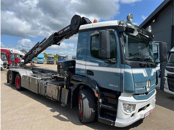 Skip loader truck MERCEDES-BENZ Antos 2540