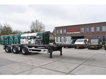 Container transporter/ Swap body semi-trailer RENDERS