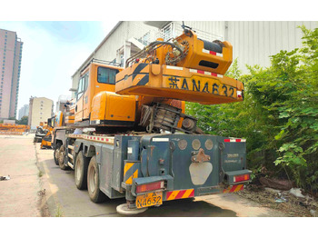 Mobile crane XCMG XCT55L5 55ton used 5-section truck crane price: picture 4 Mobile crane XCMG XCT55L5 55ton used 5-section truck crane price: picture 4