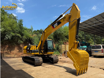 Crawler excavator CATERPILLAR 320D2