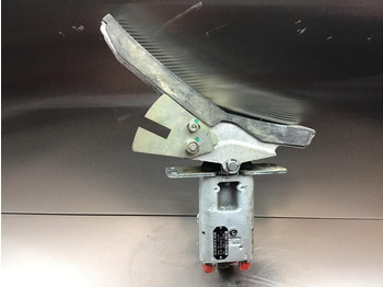Pedal LIEBHERR