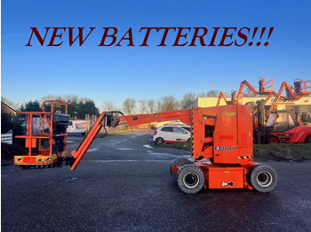 Articulated boom JLG