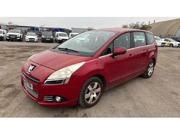 Car PEUGEOT 5008 2.0 HDI 150PS: picture 2