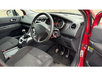 Car PEUGEOT 5008 2.0 HDI 150PS: picture 5