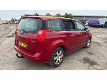 Car PEUGEOT 5008 2.0 HDI 150PS: picture 4
