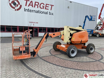 Articulated boom JLG