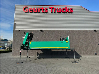 Crane truck