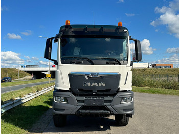 New Tractor unit MAN TGS 33.400 BB SA 6x4 Manual: picture 3