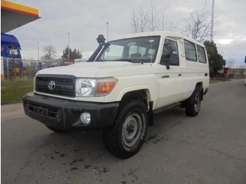 Car TOYOTA Land Cruiser