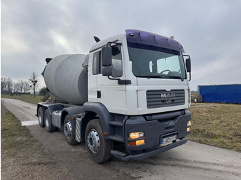 Concrete mixer truck MAN 41.413: picture 2