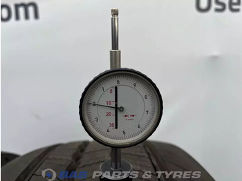 Tire for Truck Continental Continental 315/70R22.5 Hybrid HS5 156/150 M+S 3PMSF gebruikte set: picture 3 Tire for Truck Continental Continental 315/70R22.5 Hybrid HS5 156/150 M+S 3PMSF gebruikte set: picture 3