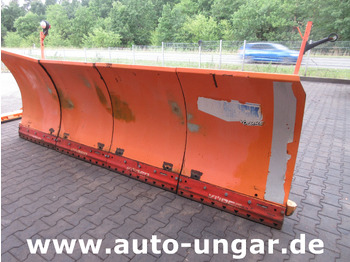 Snow removal vehicle UNIMOG