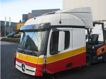 Cab and interior for Truck Mercedes-Benz MERCEDES 1842 CABINE MODEL 2018 MP4: picture 3 Cab and interior for Truck Mercedes-Benz MERCEDES 1842 CABINE MODEL 2018 MP4: picture 3