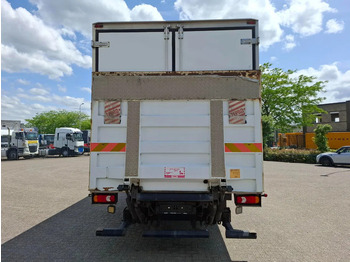 Isothermal truck Iveco EuroCargo 120 / COOL TRUCK / CARRIER XARIOS 600 / PLATFORM 2000KG / ONLY:340634 KM / AIRCO / MANUAL / EURO-6 / 2014: picture 4 Isothermal truck Iveco EuroCargo 120 / COOL TRUCK / CARRIER XARIOS 600 / PLATFORM 2000KG / ONLY:340634 KM / AIRCO / MANUAL / EURO-6 / 2014: picture 4