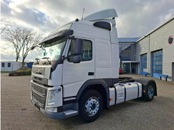 Tractor unit VOLVO FM11