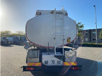 Tank truck Volvo FL7-290 / 5 COMPARTIMENTS / 13000 LITER TOTAL / PUMP / AUTOMATIC / EURO-5 / 2009: picture 4 Tank truck Volvo FL7-290 / 5 COMPARTIMENTS / 13000 LITER TOTAL / PUMP / AUTOMATIC / EURO-5 / 2009: picture 4