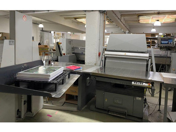 Paper cutting machine Large sized cutting system Polar 137 XT-AT with stacking lifter, automatic vibrator, scale and optional unloader: picture 4 Paper cutting machine Large sized cutting system Polar 137 XT-AT with stacking lifter, automatic vibrator, scale and optional unloader: picture 4