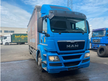 Curtainsider truck MAN