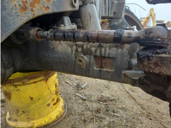 Front axle for Agricultural machinery Valtra T174ea Dana Spicer 740/560 Front Axle Housing Rhs 755.01.059.61, 755.01.759.01: picture 2
