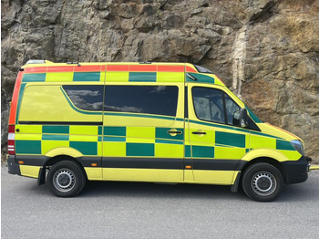 Ambulance Mercedes-Benz Sprinter 319 - AMBULANCE / Krankenwagen / Ambulancia: picture 4
