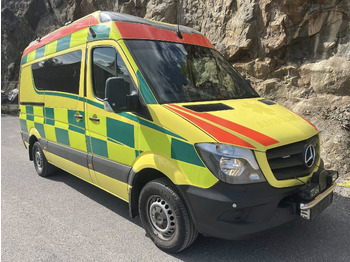Ambulance Mercedes-Benz Sprinter 319 - AMBULANCE / Krankenwagen / Ambulancia: picture 2