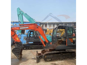 Crawler excavator DOOSAN DX225