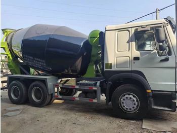 Concrete mixer SINOTRUK HOWO