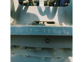 Crawler excavator Kobelco SK200D: picture 2