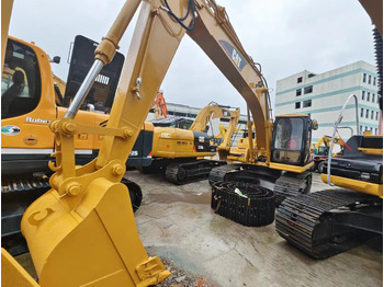 Crawler excavator CATERPILLAR 320BL: picture 4