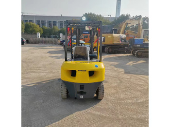 Diesel forklift KOMATSU FD30: picture 3