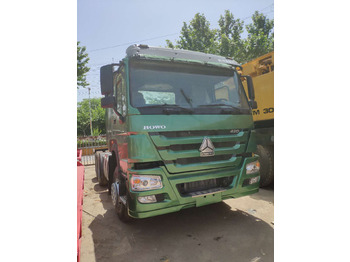Tractor unit SINOTRUK HOWO