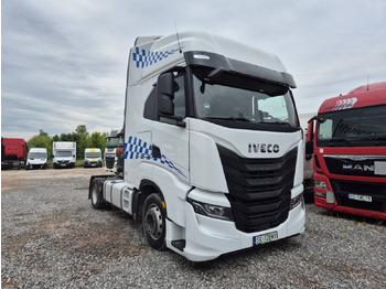 Tractor unit IVECO