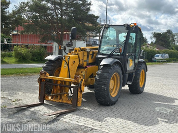 Telescopic handler JCB