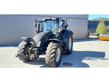 Farm tractor VALTRA N163