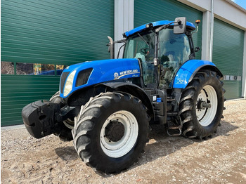 Farm tractor NEW HOLLAND T7.235