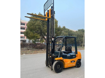 Diesel forklift TOYOTA