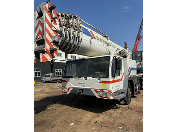 Mobile crane ZOOMLION QY130V