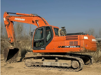 Crawler excavator DOOSAN Doosan DX225LC Crawler excavator: picture 3