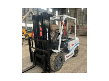 Diesel forklift TCM FD30 Forklift: picture 5