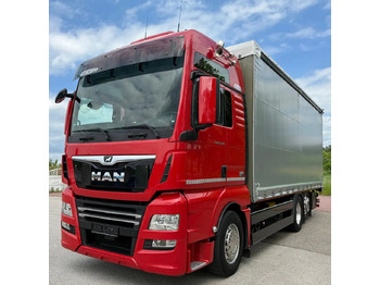 Curtainsider truck MAN TGX 26.500